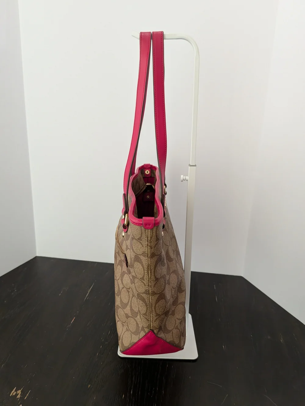 Coach classic signature